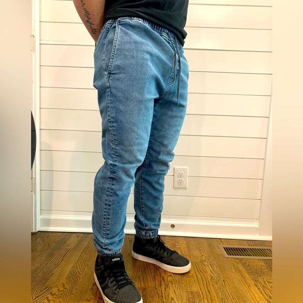 American Eagle joggers